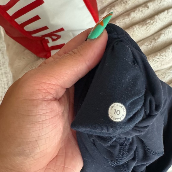 Lululemon True Navy High Rise Align Short 6” - Picture 6 of 6